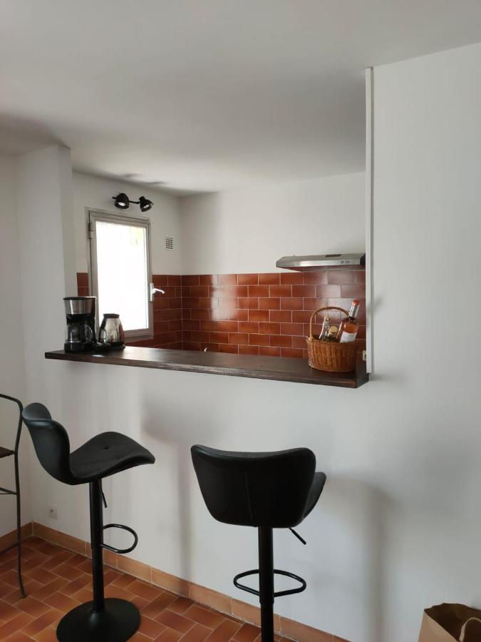 Charmant Appartement Au Coeur Du Village Tourrettes-sur-Loup Exterior photo
